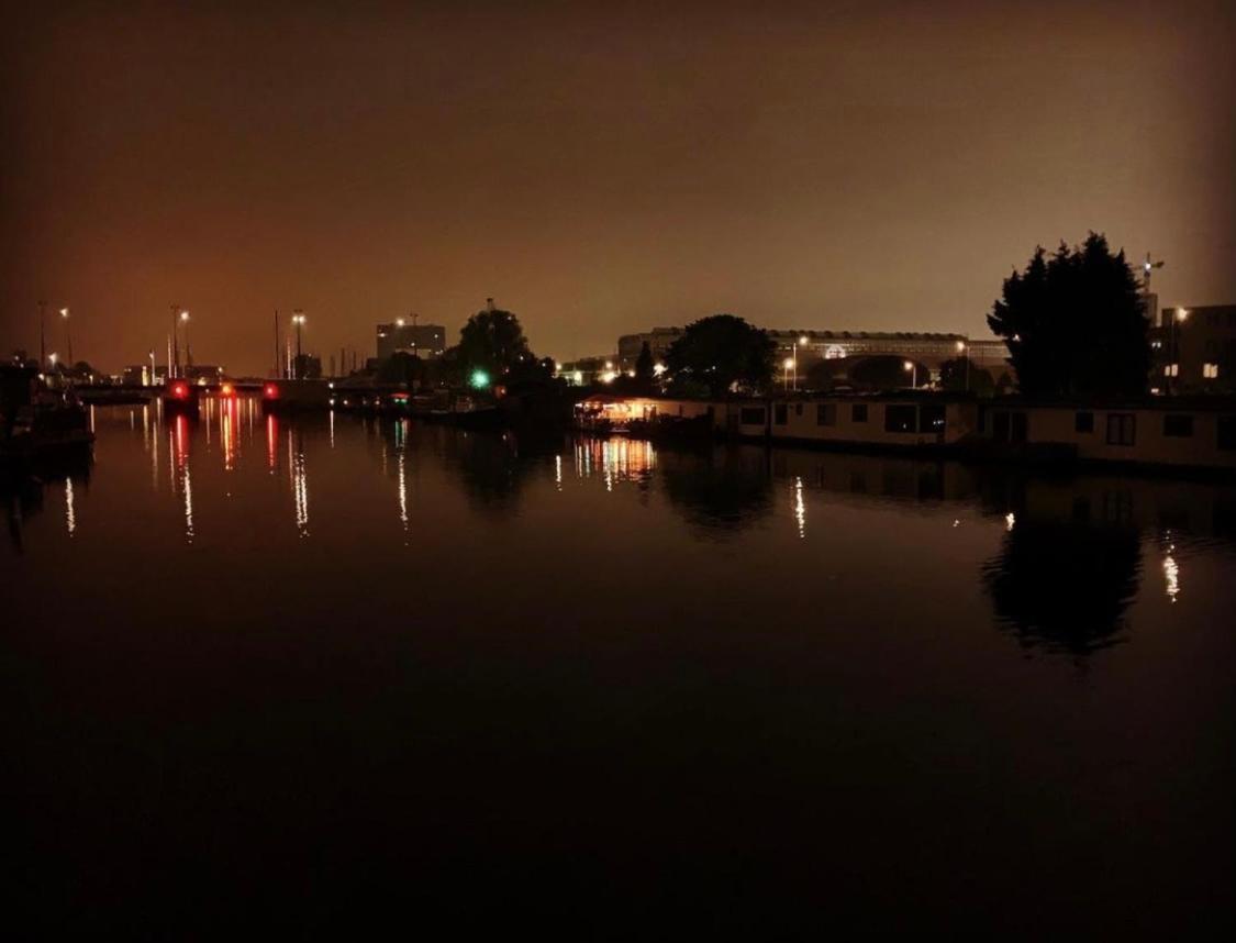 לינה וארוחת בוקר אמסטרדם Amster Houseboat Bed Without Breakfast מראה חיצוני תמונה
