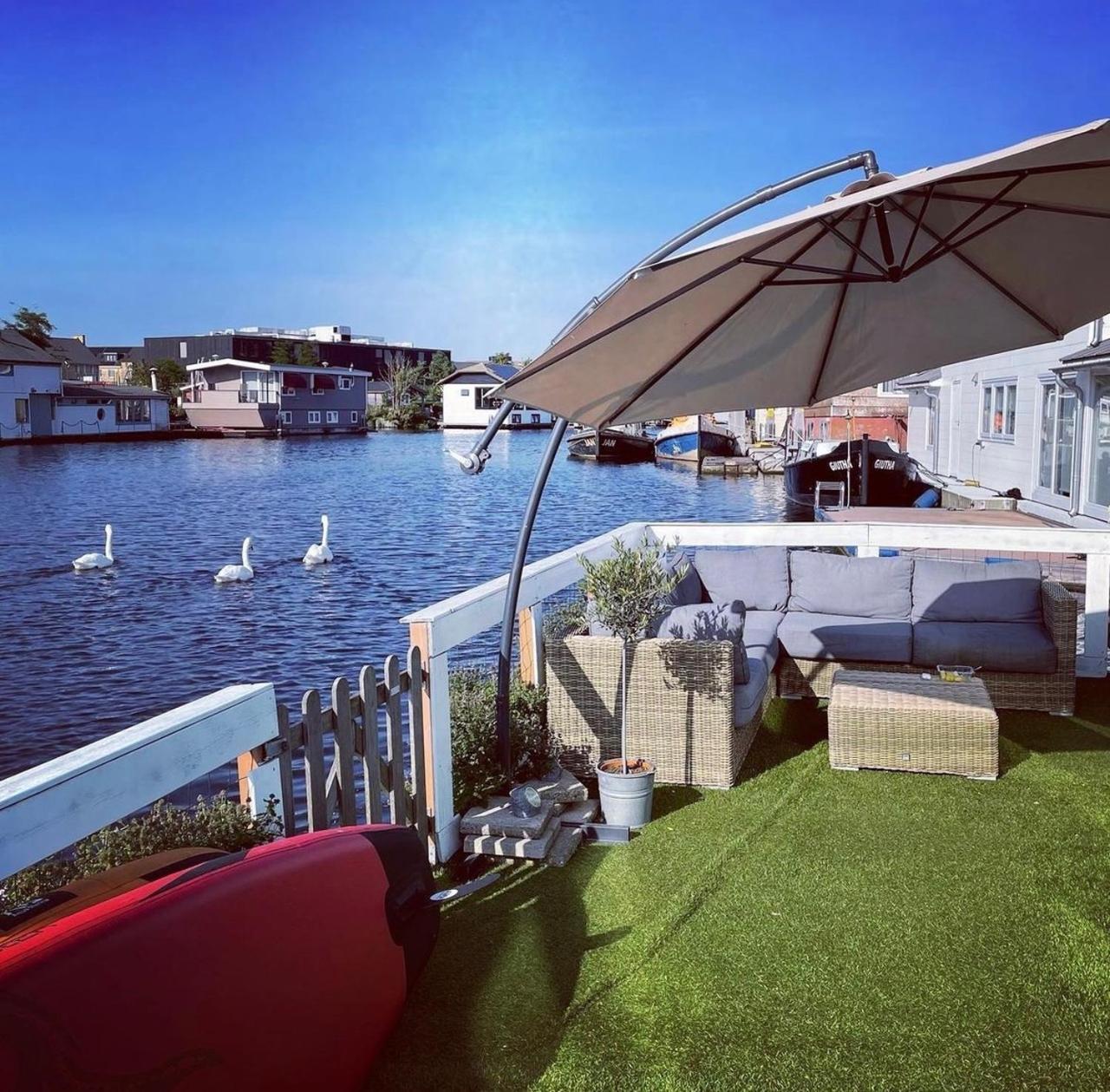 לינה וארוחת בוקר אמסטרדם Amster Houseboat Bed Without Breakfast מראה חיצוני תמונה